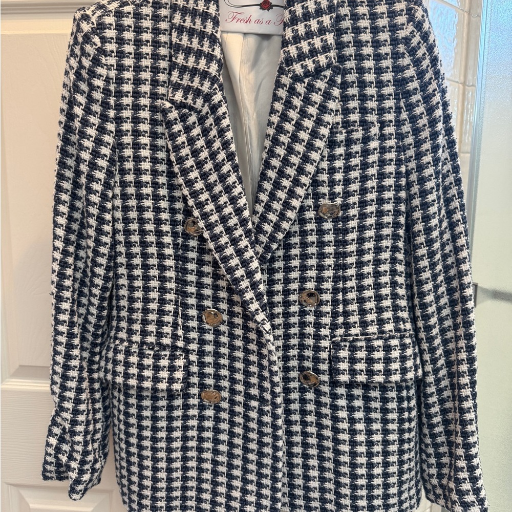 Tahari Women's Navy Blue and White Houndstooth Blazer